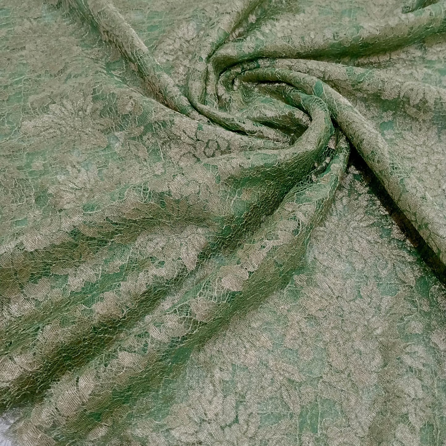 Dentelle de soie
