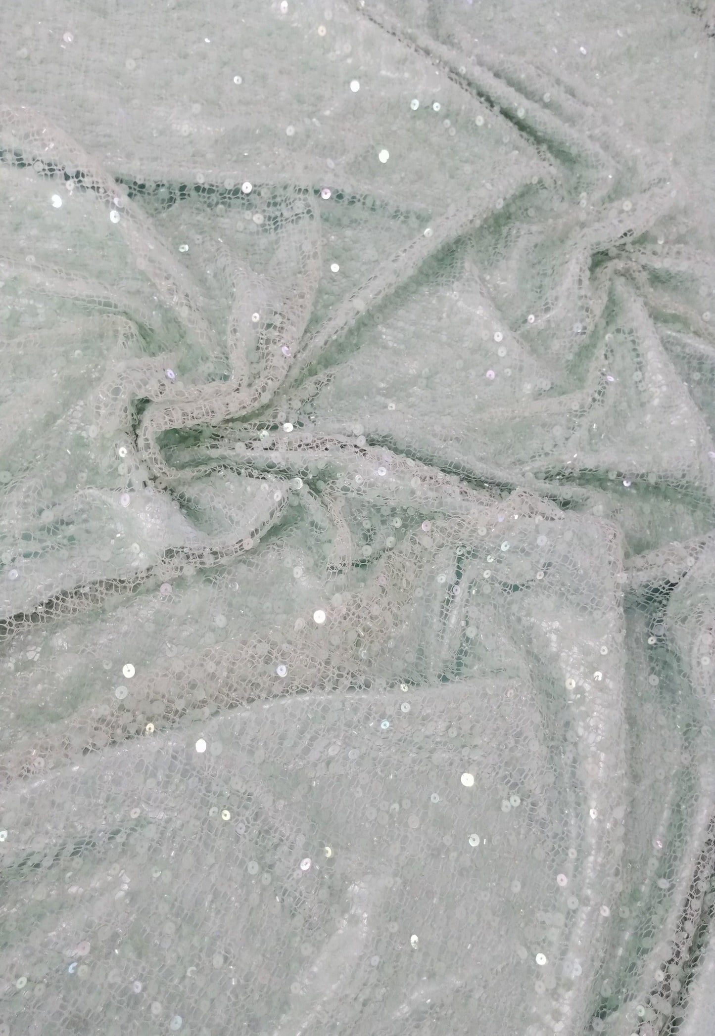Dentelle a paillette