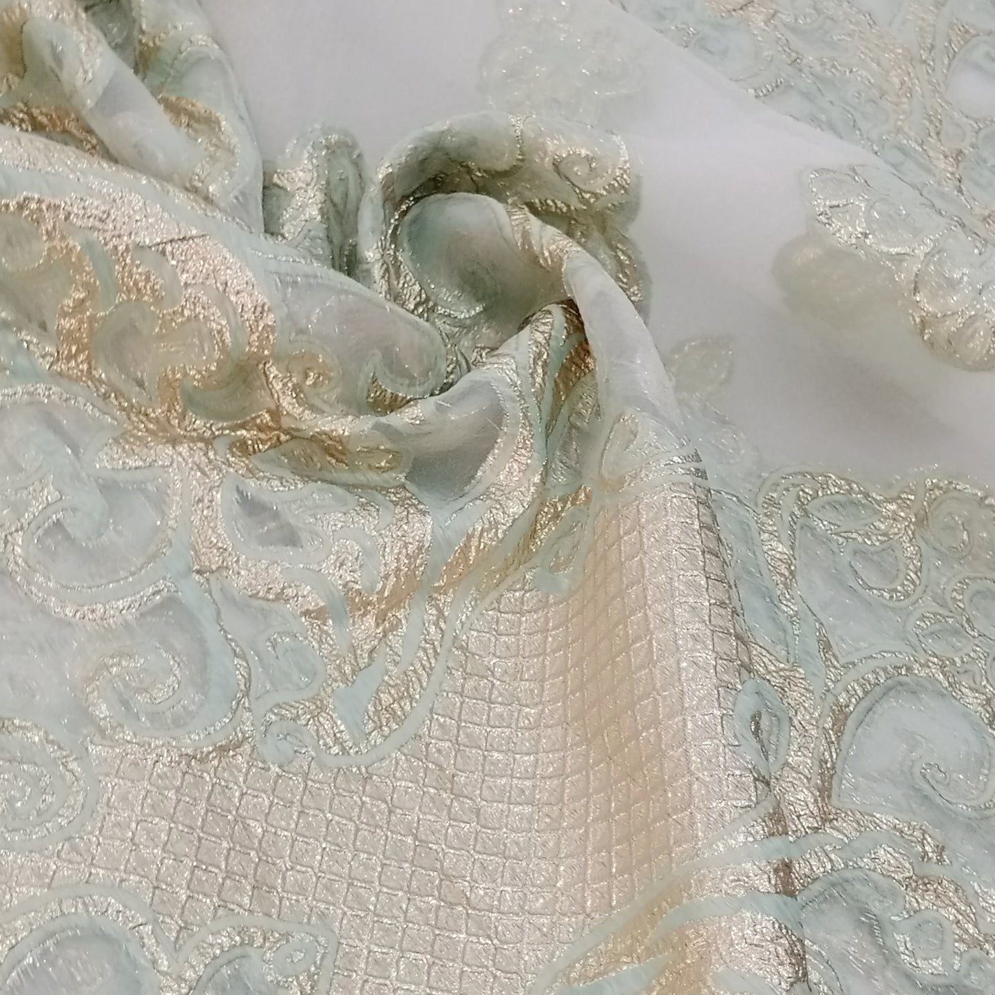 Silk fil coupé organza
