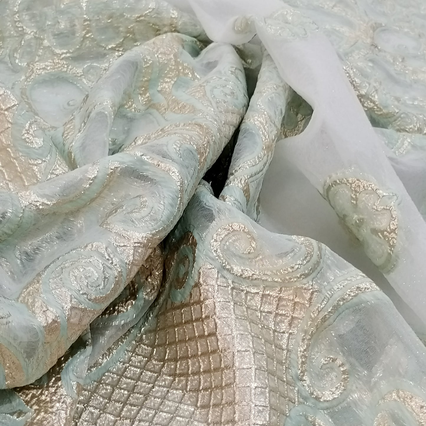 Silk fil coupé organza