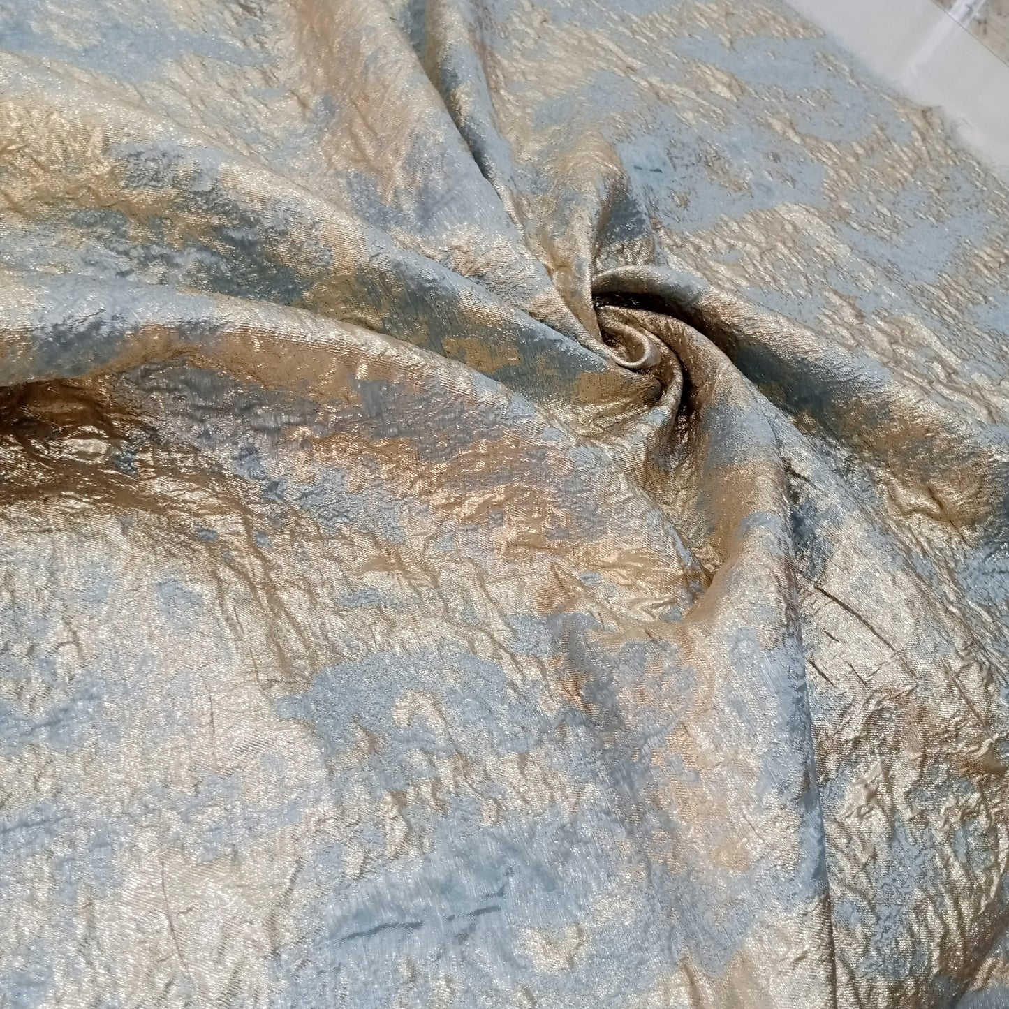 brochet organza