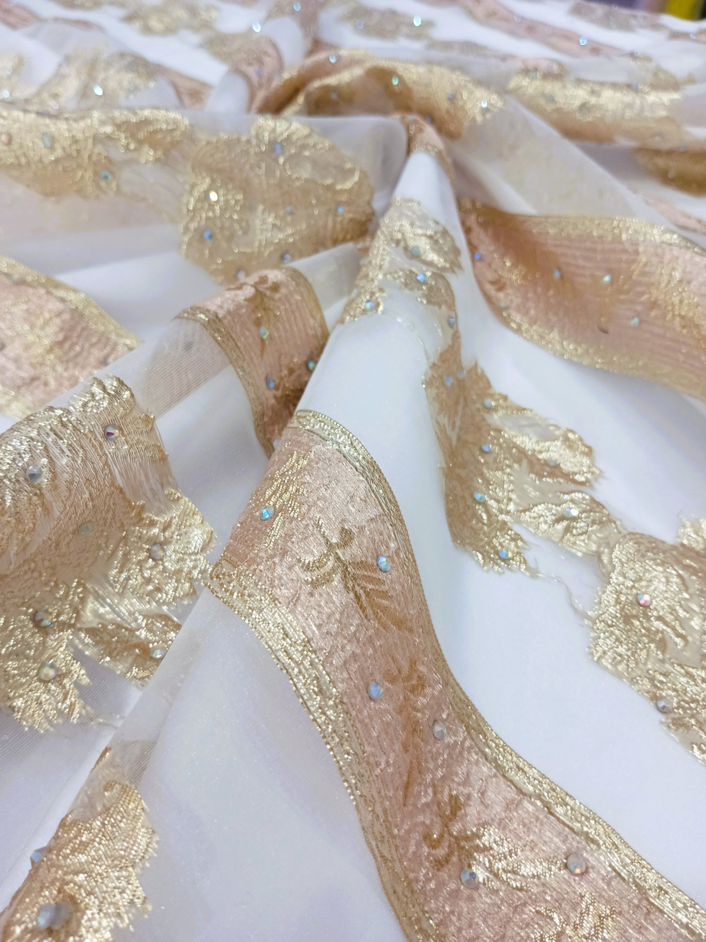 Silk fil coupé organza