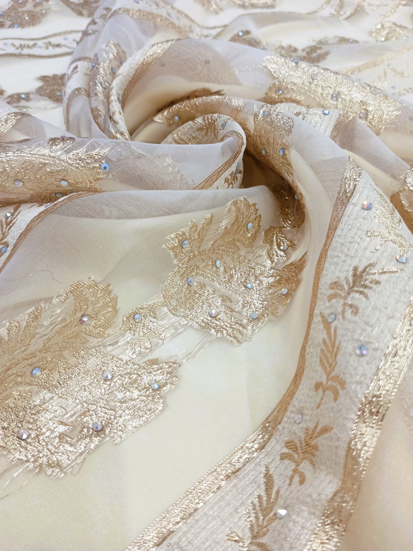 Silk fil coupé organza