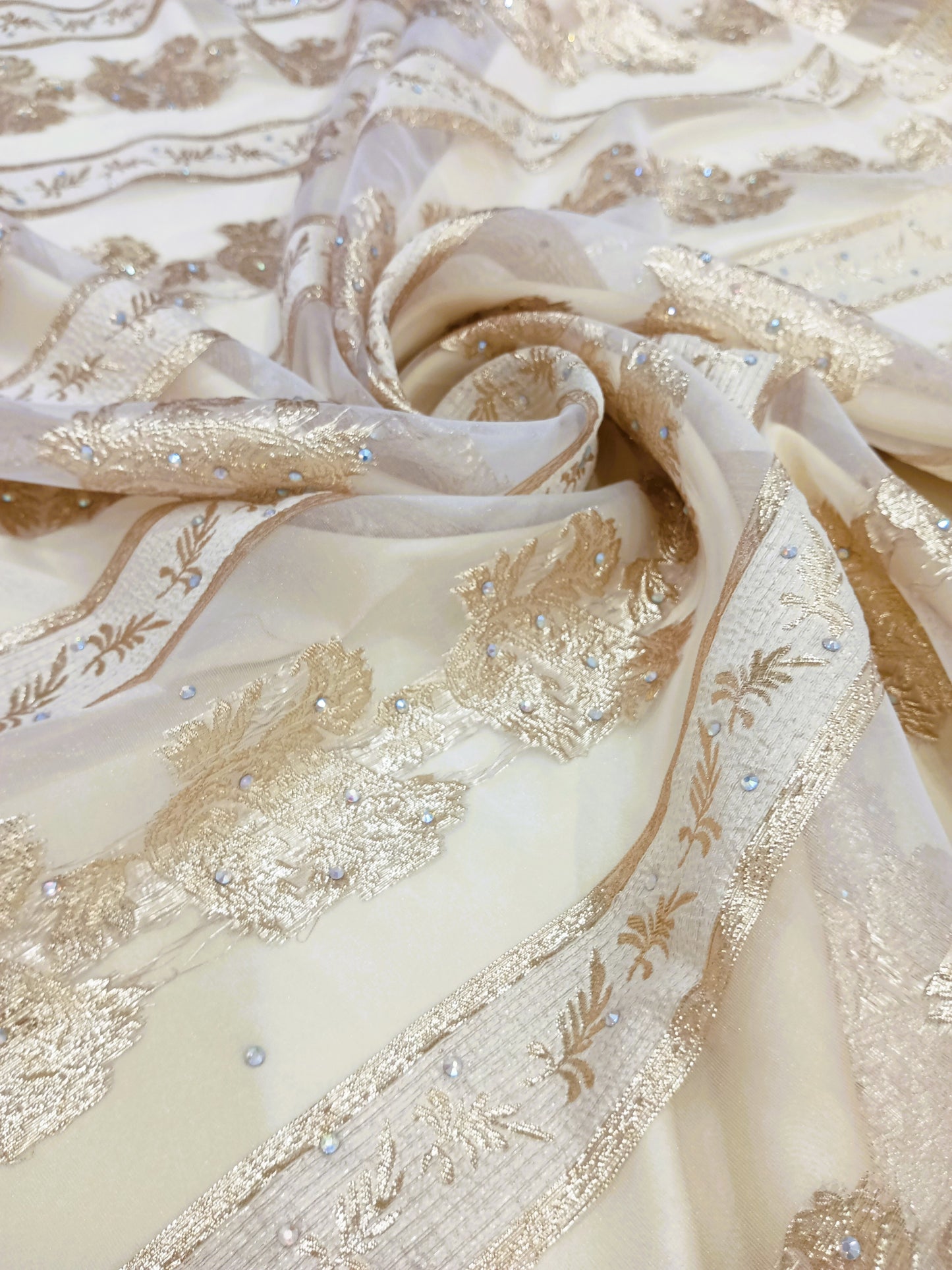 Silk fil coupé organza