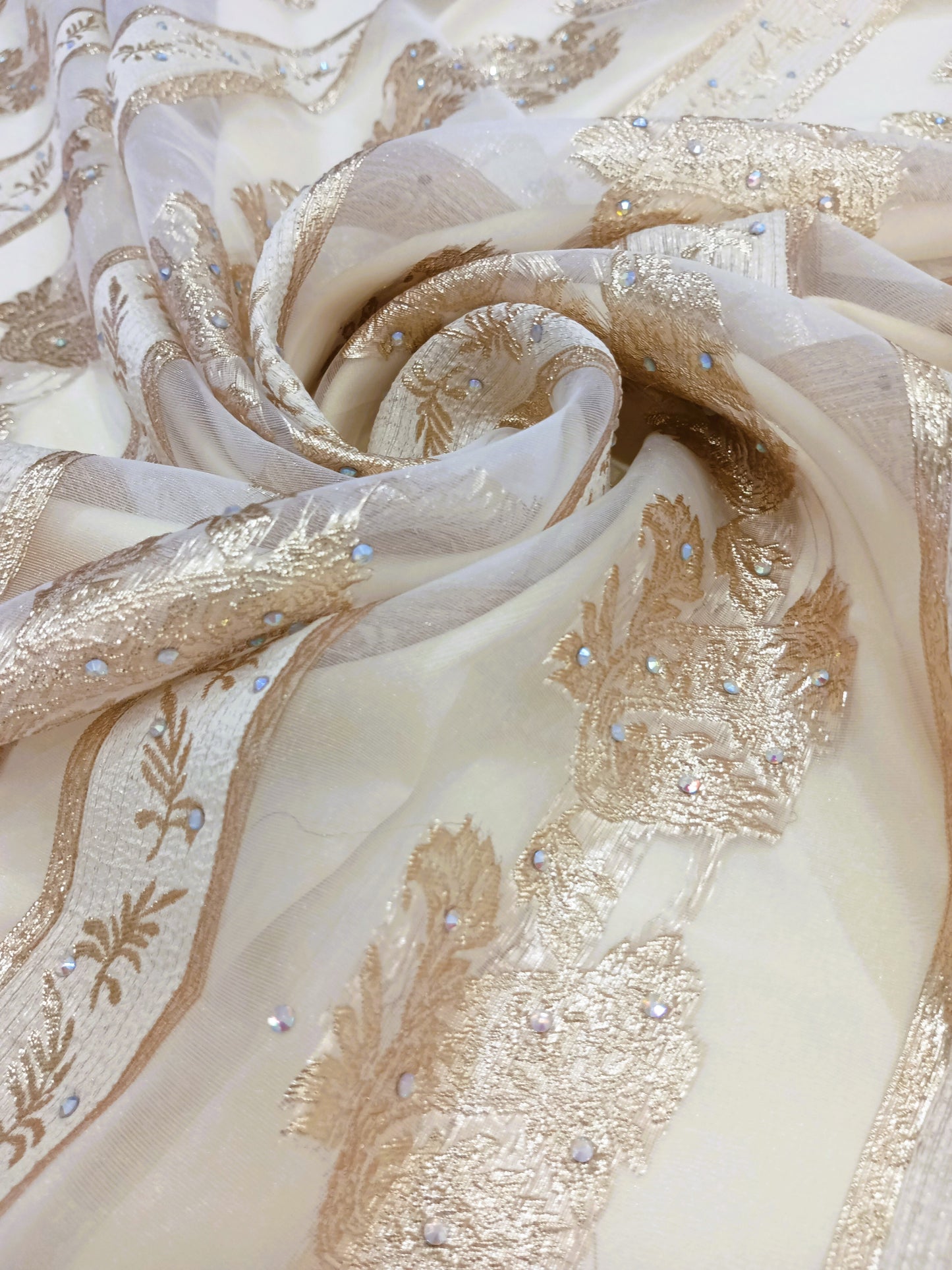Silk fil coupé organza
