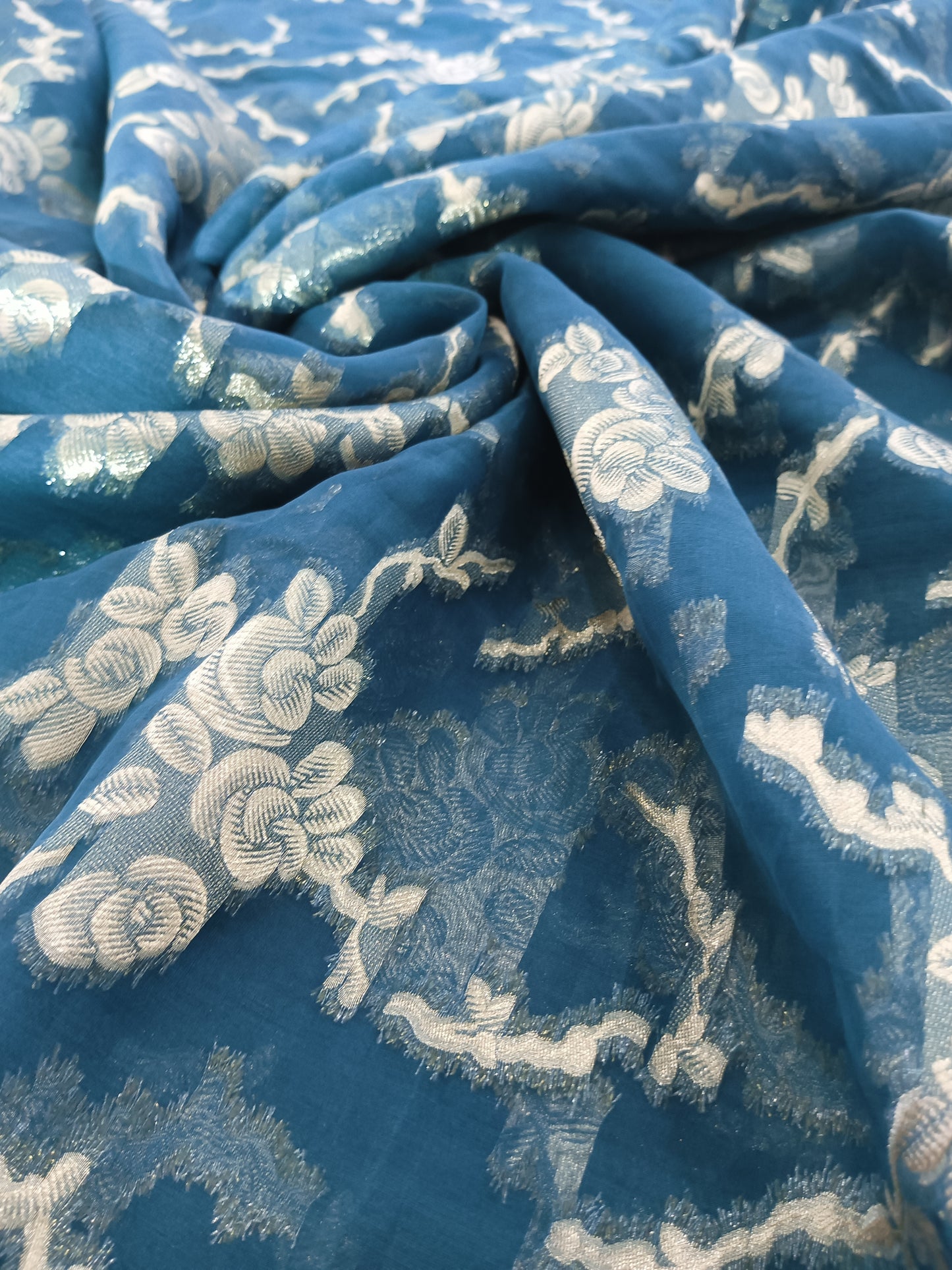 Silk fil coupé organza