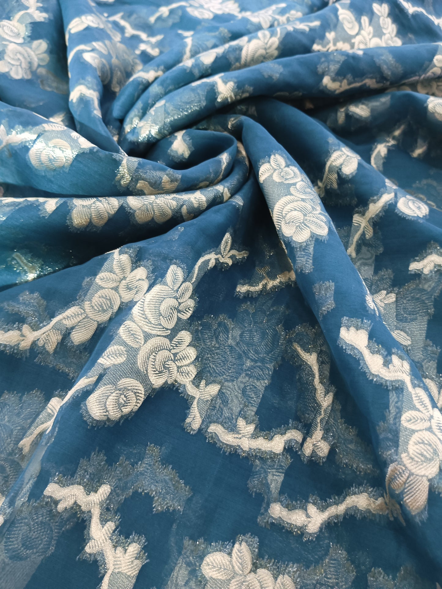 Silk fil coupé organza
