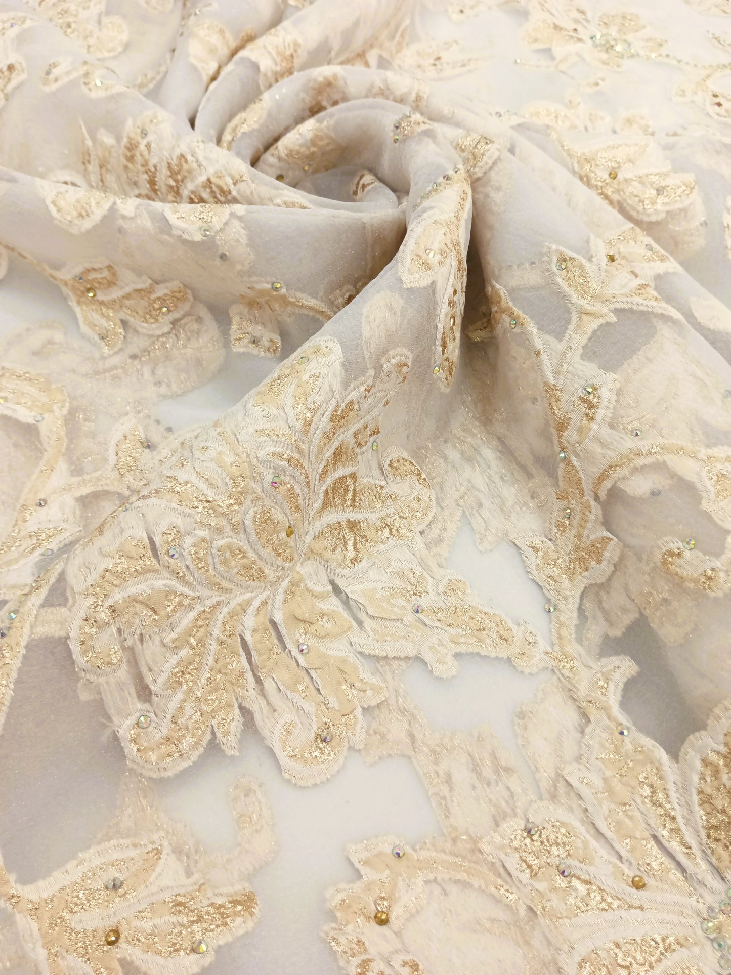 brochet organza