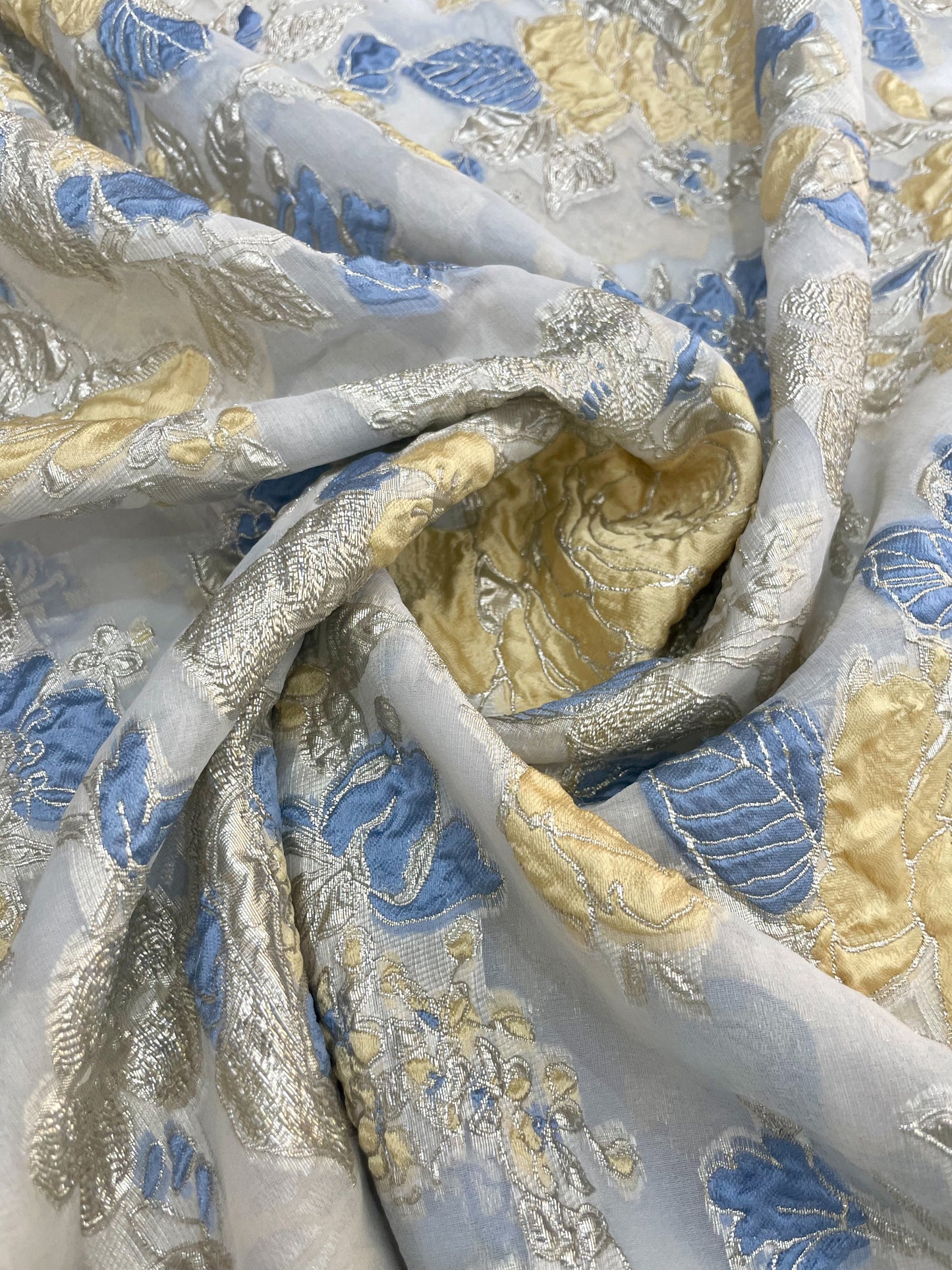 brochet organza